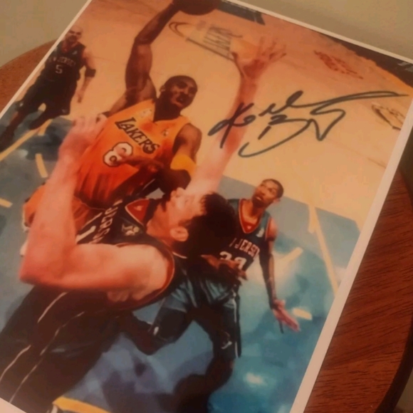 NEW!💯 KOBE BRYANT LAKERS 8.5x11 ULTRA GLOSSY VINTAGE REPRINT BASKETBALL POSTER! - Picture 7 of 8